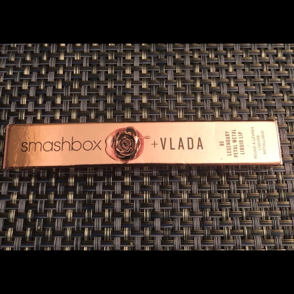 Smashbox + Vlada  petal metal liquid lip